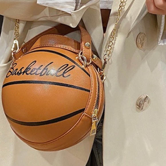 Basketball ๐ shape bag . - Picture 3 of 4